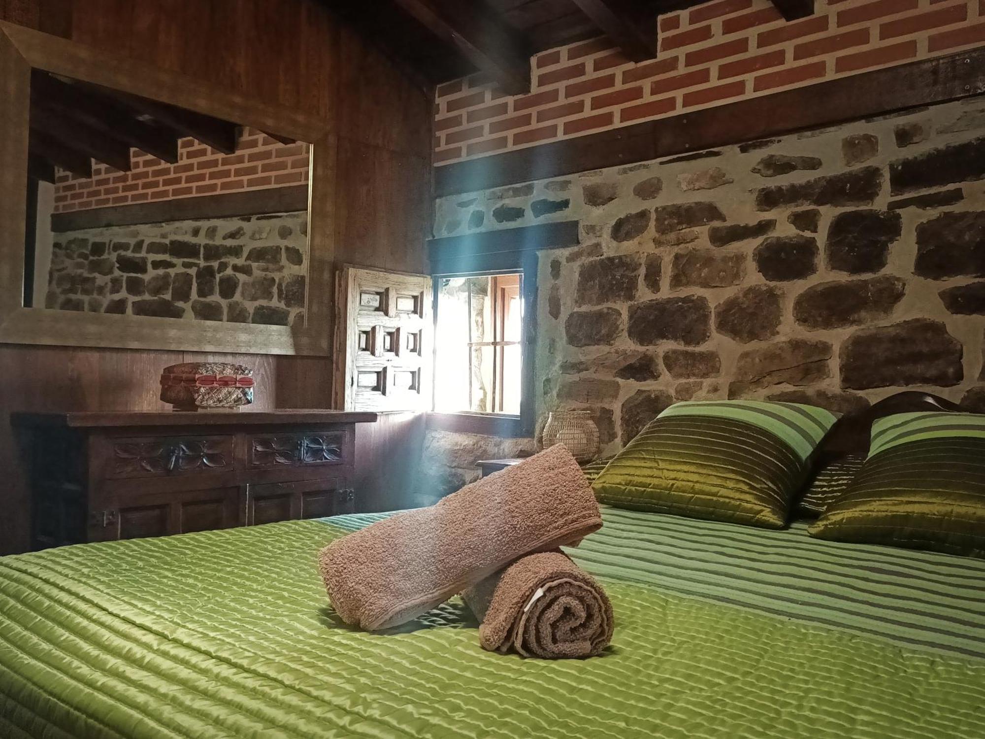 La Cabana Mirador De Los Valles Pasiegos Vega de Pas Extérieur photo